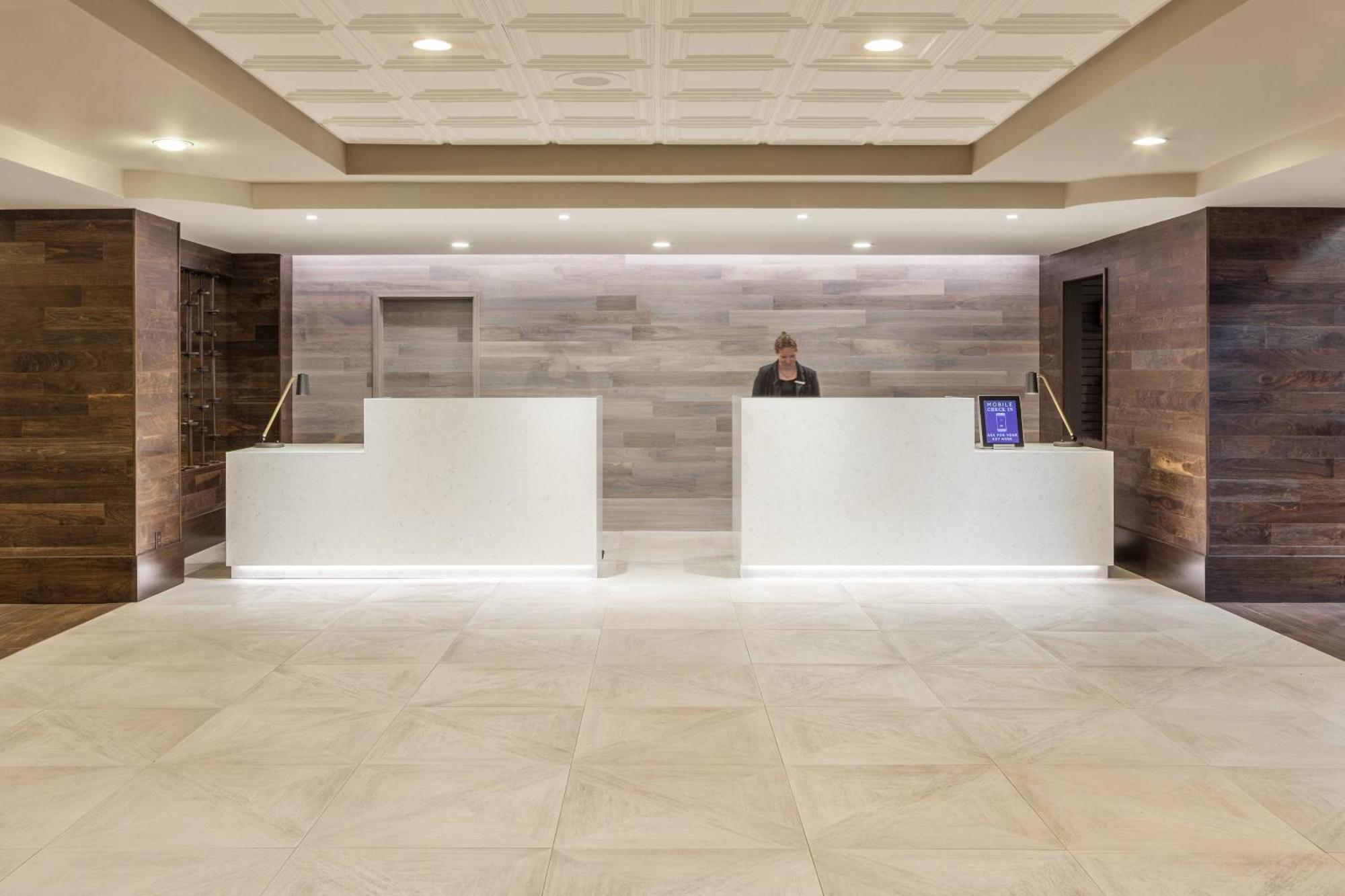 Marriott Savannah Riverfront Beltér fotó